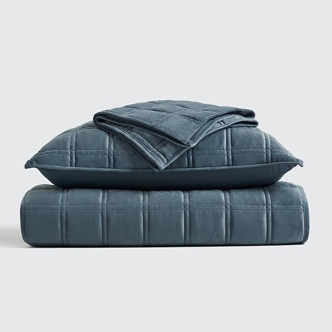 EVERGRACE 3 Pieces Luxurious Velvet Quilt Queen Size, Ultra Soft Bedspread Coverlet Set, Double Box Stitch Lightweight Velvet Comforter for All Season with 2 Shams, Stormy Blue, 92"x96"