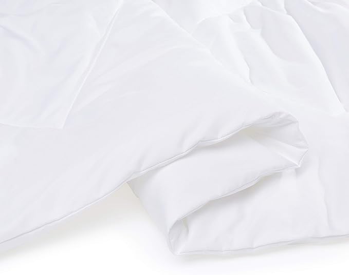 Amazon Basics Reversible Lightweight Microfiber All Season Comforter Blanket, Twin/Twin XL, White