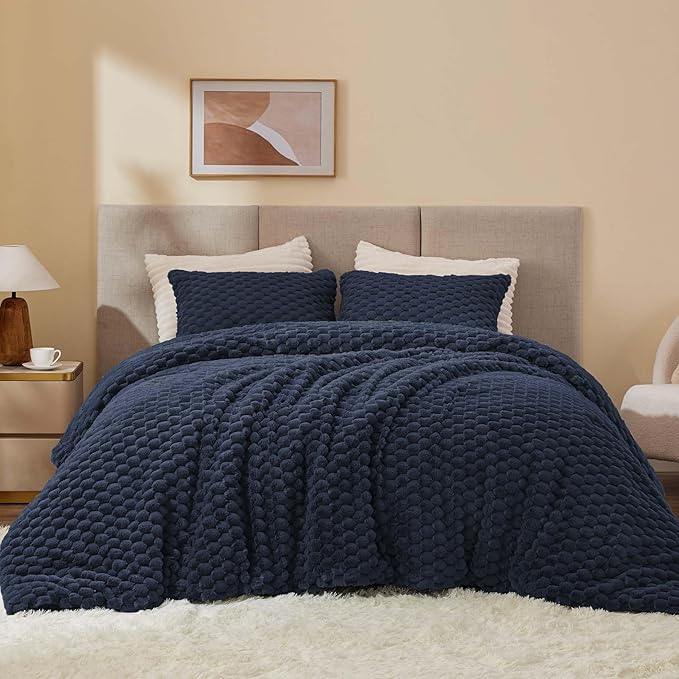 BEDELITE Fluffy Full Size Comforter Set - Navy Fleece Soft Comforter for Full Size Bed, Luxury Warm Bedding Set for Winter, Fuzzy Bed Set 3 Pieces (1 Comforter, 2 Pillowcases)