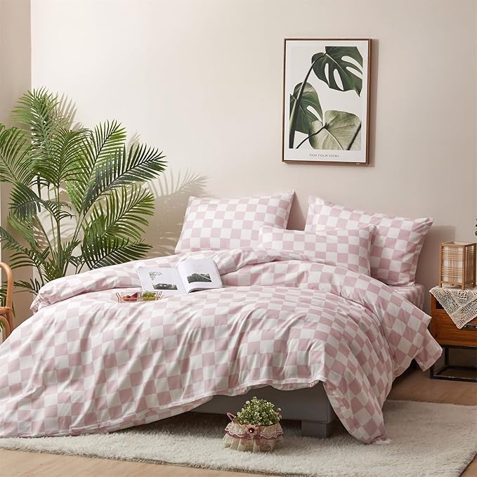 CLOTHKNOW Pink White Grid King Size Comforter Set Plaid Bedding Comforter Sets Soft Checker Geometric Comforter for Girls Women