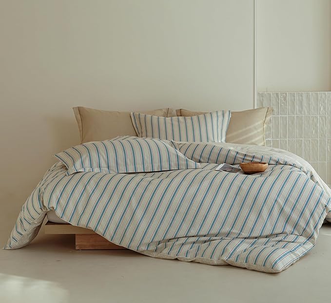 Queen Size Comforter Set, Soft Prewashed Bedding for All Seasons, 3 Pieces Bedding, 1 Lightweight Comforter (90"x90") and 2 Pillowcases (20"x26")