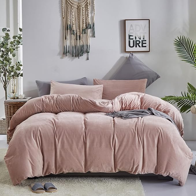 KAREVER Pink Velvet Comforter Set King Solid Blush Flannel Velvet Bedding Comforter Set All Pink Colour 3 PCs Shaggy Soft Warm and Durable Blush Flannel Blanket King