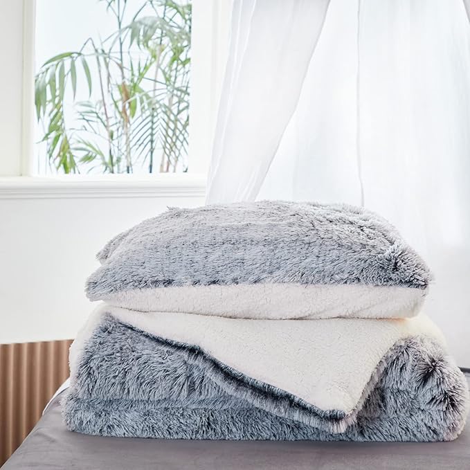 Luxury Faux Fur Shaggy Comforter Set King Size, Plush & Sherpa Reversible Comforter Grey with White, 3 Pieces Fluffy Fuzzy Bedding Set Ultra Soft and Warm for Winter (1 Comforter + 2 Pillowcases)
