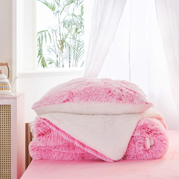 Flysheep Luxury Faux Fur Shaggy Fluffy Comforter Set King Size Mixed Blush Pink and White Long Hair, 3 Pieces Plush Flannel Sherpa Backing Reversible Soft Microfiber Bedding Set Super Warm for Winter