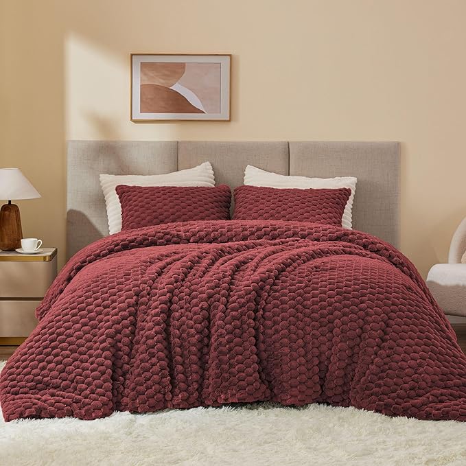 BEDELITE Fluffy Twin Comforter Set - Burgundy Fleece Soft Comforter for Twin Size Bed, Luxury Warm Bedding Set for Winter, Fuzzy Bed Set 2 Pieces (1 Comforter, 1 Pillowcase)