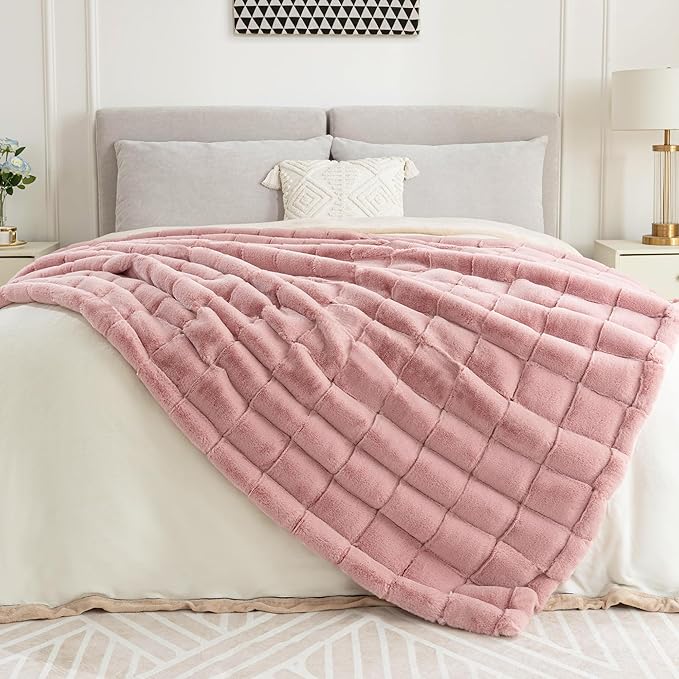 Touchat Faux Fur Throw Blanket, Luxury 1000GSM Ultra Thick Warm Rabbit Blanket for Couch Bed Sofa, 3D Checkered Pattern Soft Winter Heavy Minky Fluffy Blankets for Women Christmas Birthday Gift, Pink