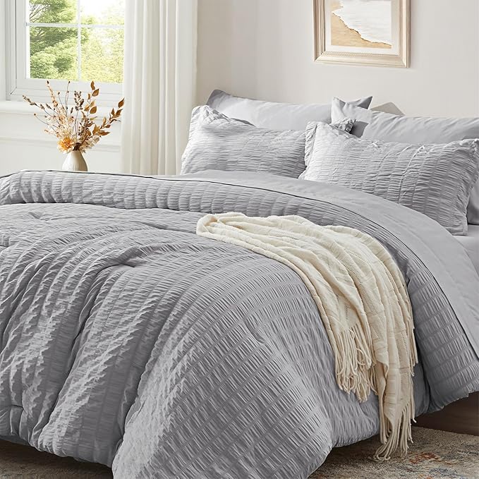 Zzlpp Twin Comforter Set 5 Pieces, Light Grey Seersucker Bed in a Bag with Comforter, Pillow Sham, Pillowcase, Flat Sheet, Fitted Sheet