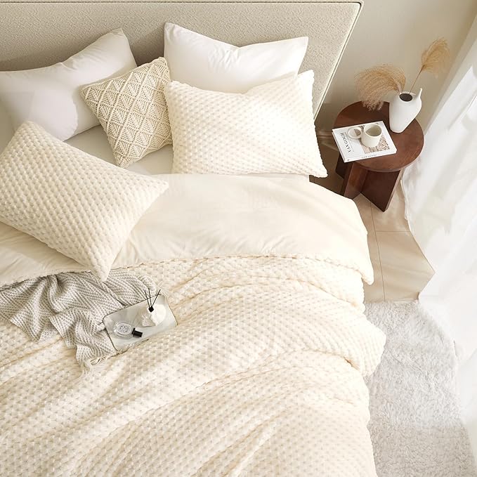 Petrichor Fluffy Twin Comforter Set - Ultra-Soft Cream White Flannel Thick Comforter for Queen Bed, Luxury Warm Bedding Set for Winter & Fall, Cozy Fuzzy Bed Set 2 Pieces (1 Comforter & 1 Pillowcase)