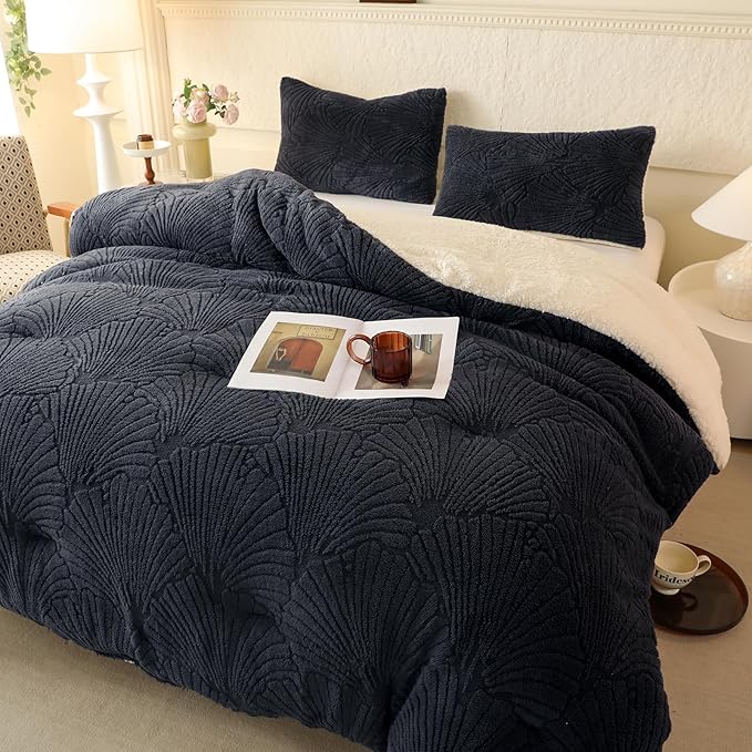 Seashell Jacquard Sherpa Comforter Set Warm Cozy Premium Bedding 3 Pieces, Full/Queen Size Geometric Pattern Quilt Comforter with 2 Pillowcases(90"X90" Grey)