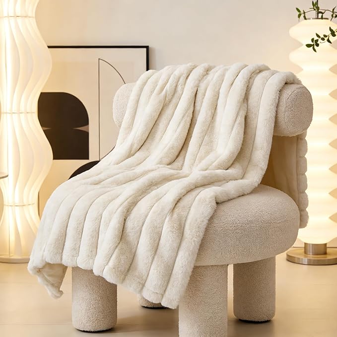 Waterproof Dog Blanket for Bed, Luxury Plush Washable Large Dogs Blankets for Furniture Protection, Super Soft Calming Pet Blanket for Indoors (Cream, 30"x40")