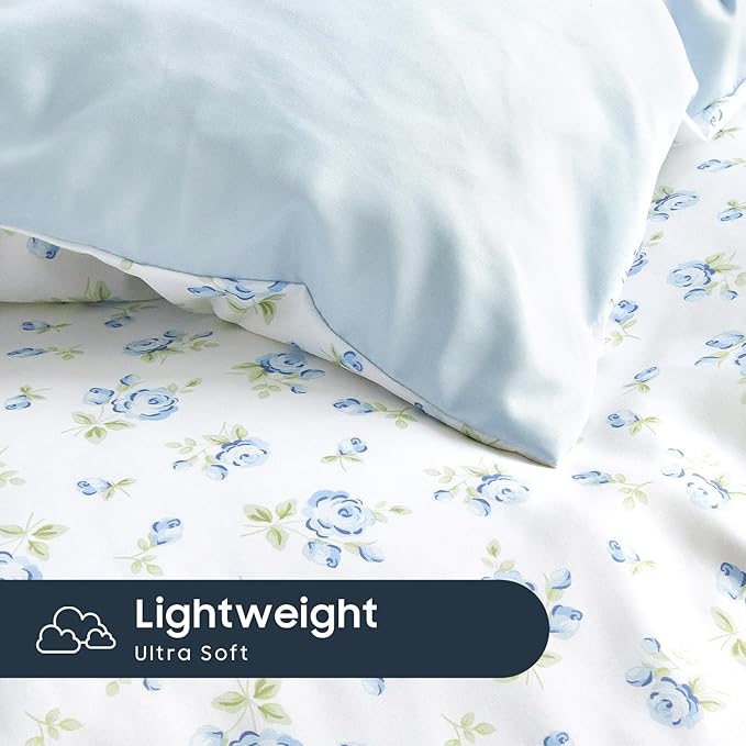 Wake In Cloud - Floral Comforter Set, Coquette Cottagecore Aesthetic Flower Shabby Chic Pattern for Women Teen Girls, Soft Lightweight Bedding, 3 Pieces, White Blue, Twin/Twin XL Size