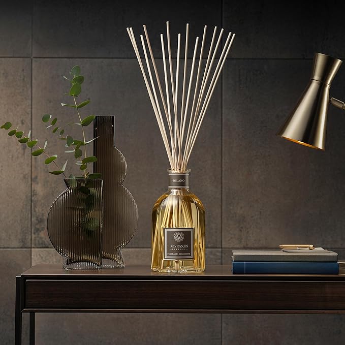 Dr. Vranjes – Milano 2500 ml Refill + Double Pack of White Sticks (3 Pieces Bundle) – Luxury Home Fragrance, Made in Italy, Main Scent: Patchouli, Pepper, Sandalwood (500 ml Refill)