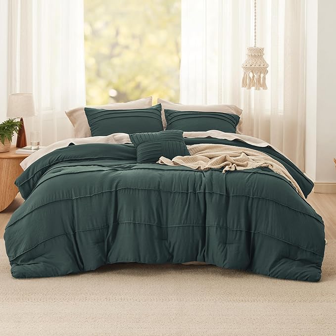Bedsure Emerald Green Queen Comforter Set - 4 Pieces Pinch Pleat Bed Set, Down Alternative Bedding Sets for All Season, 1 Comforter, 2 Pillowcases, 1 Decorative Pillow