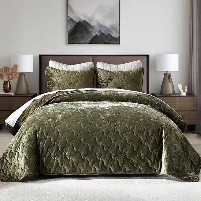 Homzard Luxury Velvet Quilt Set King Size Bedding, Olive Green Comforter Set, Ultra-Soft Channel Stitch All Season, Lightweight Bedspread Coverlet with 2 Pillow Shams