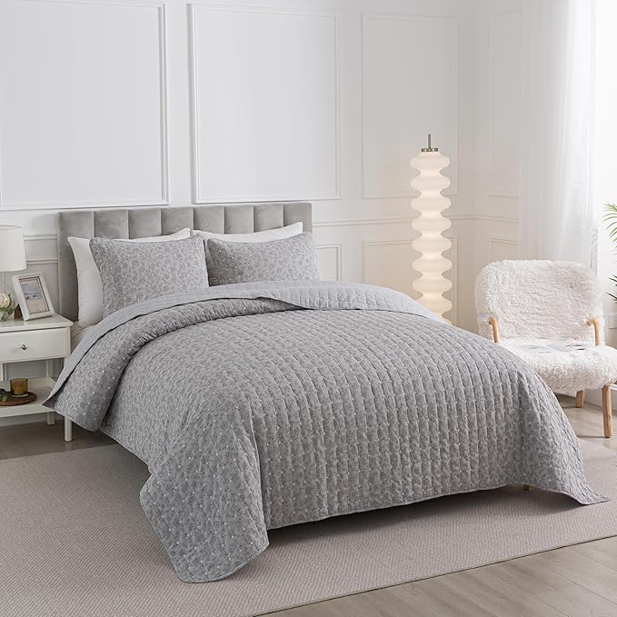 Soul & Lane Gray Whisper Cotton Quilt Set - King Size with 2 Shams, Geometric Quilted Comforter, Lightweight Modern Diamond Bedspread in Grey Tones, Diamond Stitched Bedding