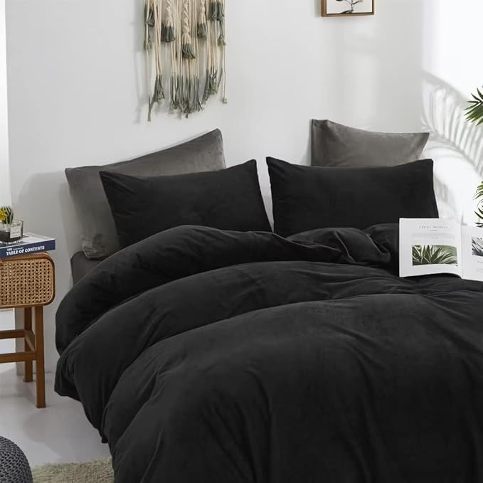 CLOTHKNOW Black Fluffy King Size Comforter Set Velvet Bedding Comforter Sets Soft Comforter Cozy Black Comforter with 2 x Pillow Cases