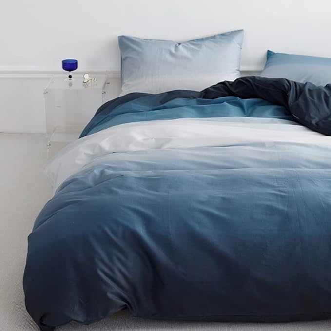 CLOTHKNOW Blue White King Size Comforter Set Blue Gradient Bedding Comforter Sets All Season Soft Navy Comforter with 2 x Pillow Cases