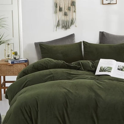 CLOTHKNOW Army Green Velvet Full Size Comforter Set 3Pcs Dark Green Bedding Comforter Sets Cozy Fluffy Green Comforter Hunter Green Comforter Sets Full