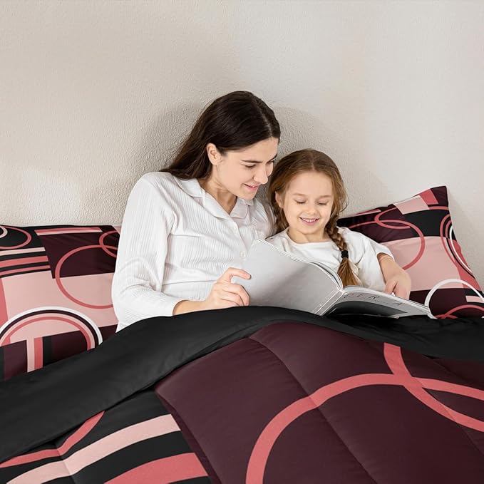 Retro Swirls Bedding Set - King Size Geometric Circles Square Comforter & Duvet Set for Kids, Girls & Teens - Vintage Graphic Patchwork Quilted Comforter in Red, Black & Grey - Soft Microfiber
