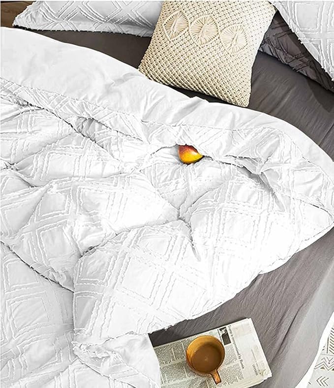 Nanko White Tufted King Comforter Set Jacquard Boho Geometry Soft Shabby Chic Reversible Down Alternative Microfiber Bedding - All Season Duvet Modern Farmhouse Bed Sets Women Men Size 104 x 90 3 PCs