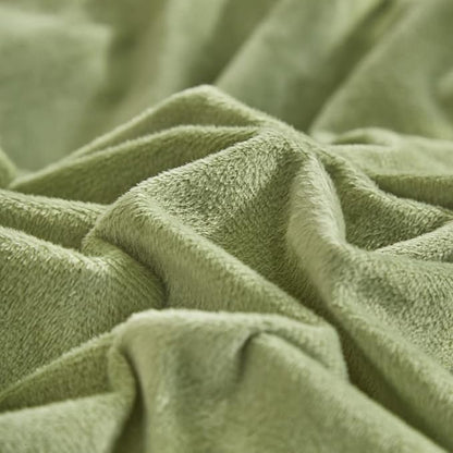 CLOTHKNOW Green Velvet King Size Comforter Set 3Pcs Fluffy Bedding Comforter Sets Soft Sea Green Comforter Light Green Comforter with 2 x Pillowcases