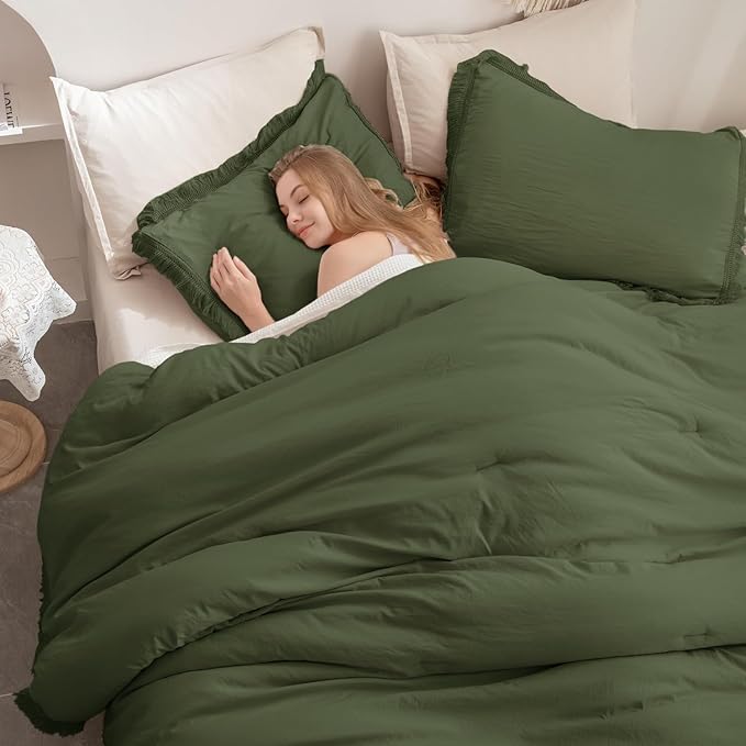 Andency Oversized King Size Comforter Set Olive Green 128x120, 3 Pieces Boho Soft Lightweight Bedding Comforter Sets, Tassel All Season Bed Set (1 Comforter & 2 Pillowcases)