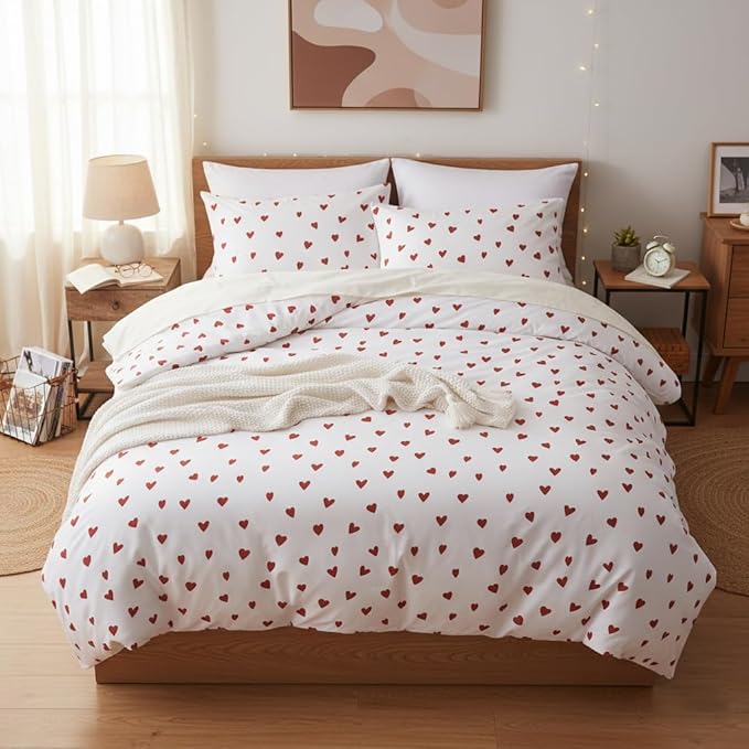 Nayoroom Heart Comforter Set Queen Size Kawaii Red Heart Pattern Comforter Kids Girls Cute Heart-Shaped 3Pcs Soft Lightweight Bedding Set for All Seasons (1 Comforter, 2 Pillowcases)