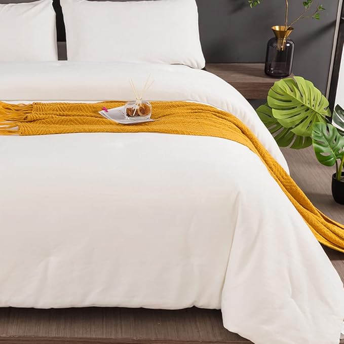 CLOTHKNOW White Velvet California King Comforter Set Fluffy Bedding Comforter Sets Soft Flannel Comforters White Comforter with 2 x Pillow Cases