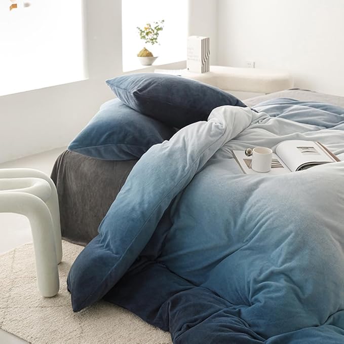 CLOTHKNOW Blue White Velvet King Size Comforter Set Fluffy Bedding Comforter Sets Soft Comforter with 2 x Pillow Cases