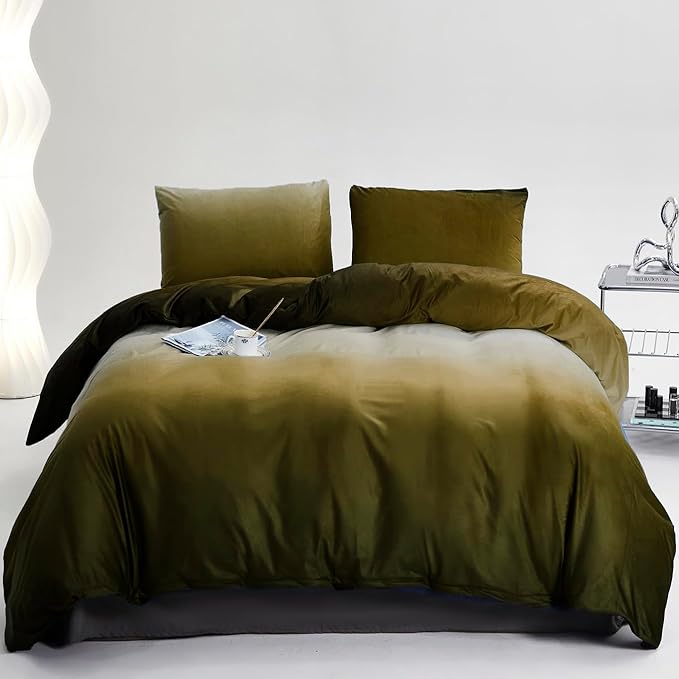 KAREVER Green White Comforter Set Velvet Twin Gradient Color Bedding Set Boys Girls Plain White and Army Green Gradient Soft Quilt Flannel Dark Green Comforter Warm Twin XL