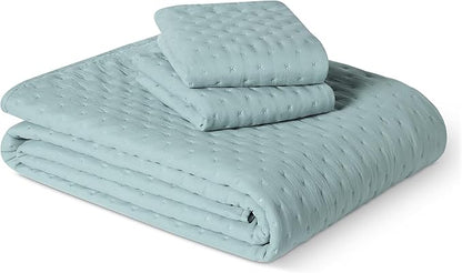 Amazon Basics Brushed Microfiber Quilt Set, Extra Soft with Natural Texture, 3-Piece, King, Blue