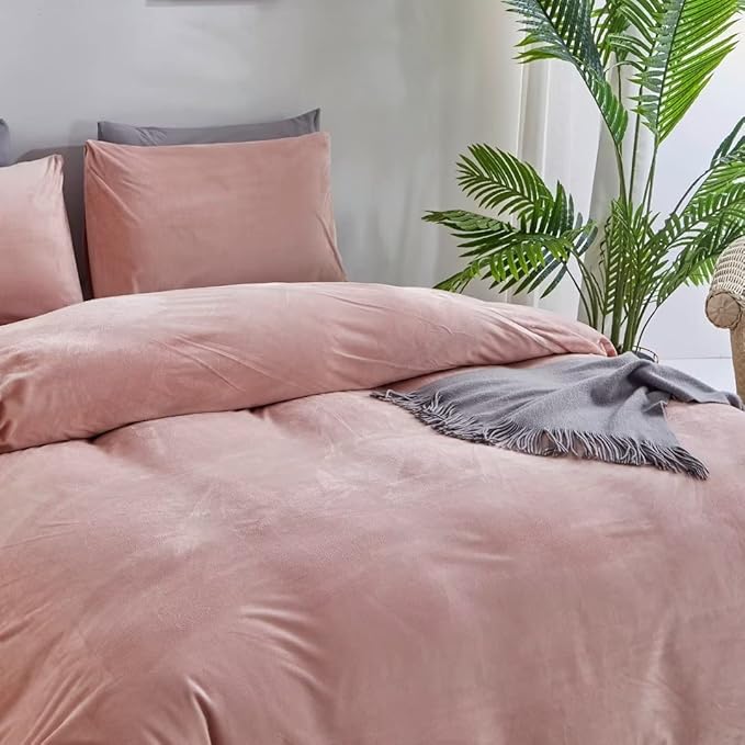 CLOTHKNOW Pink Fluffy California King Comforter Set 3Pcs Velvet Bedding Comforter Sets Soft Flannel Comforter with 2 x Pillow Cases