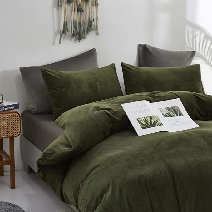CLOTHKNOW Army Green Velvet Comforter Set Twin/Twin XL 3Pcs Dark Green Bedding Comforter Sets Hunter Green Comforter Soft Olive Green Comforter Sets