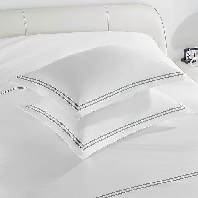 SLEEP ZONE Queen Size Comforter Set Duvet Insert, Down Alternative 3 Pieces Comforter, Reversible, Soft and Breathable Bedding All Season, Holiday Prints-Grey
