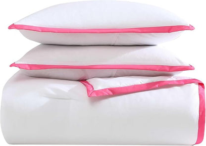 Betsey Johnson - Comforter Set, Soft Bedding with Matching Shams, Bonus Throw Included, Chic Solid Room Decor (Signature Hotel Pink, King)