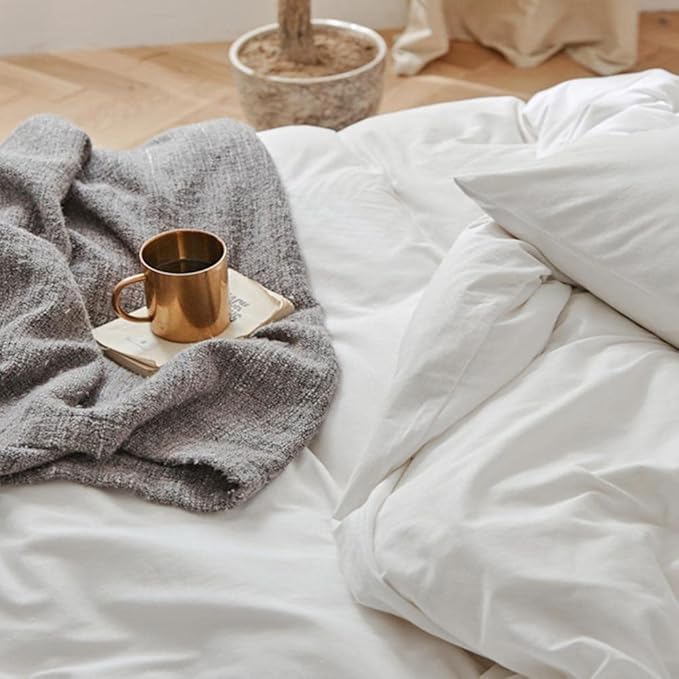 ETDIFFE White King Size Comforter, 3 Piece Aesthetic Modern Bedding Set - Soft & Lightweight All Season Microfiber Down Alternative Bed Comforter with 2 Pillow Shams for Women Men