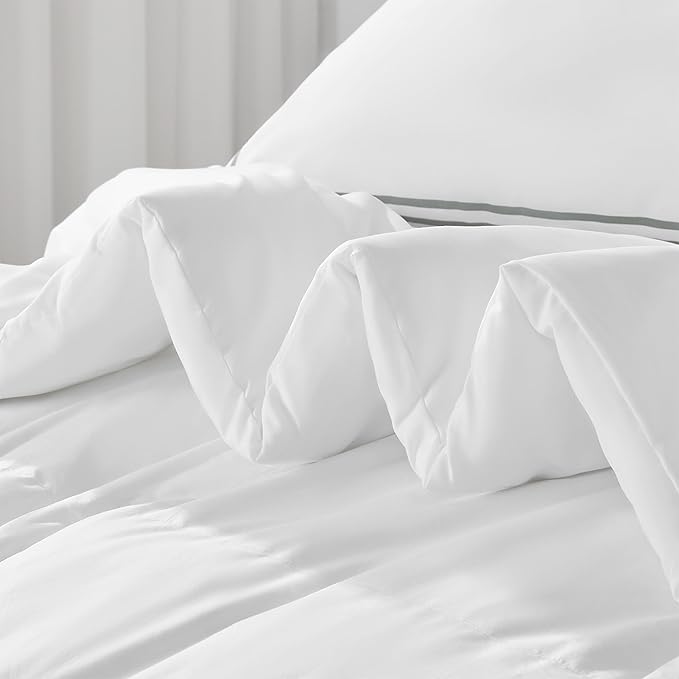 SLEEP ZONE King Size Comforter Set Duvet Insert, Down Alternative 3 Pieces Comforter, Washable, Soft and Breathable Bedding All Season, Holiday Prints-Grey