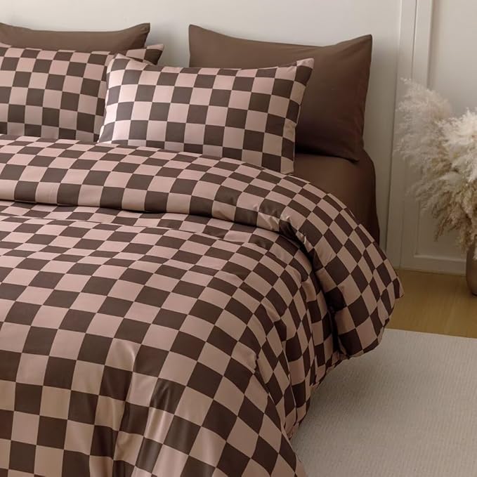 CLOTHKNOW Dark Brown Grid King Size Comforter Set Plaid Bedding Comforter Sets Checker Geometric Comforter with 2 x Pillow Cases
