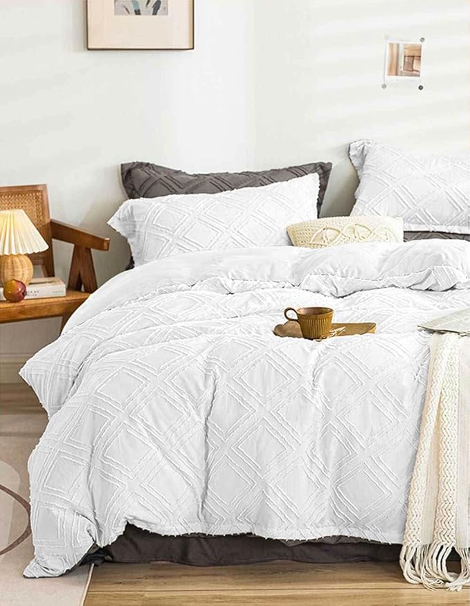 Nanko White Tufted King Comforter Set Jacquard Boho Geometry Soft Shabby Chic Reversible Down Alternative Microfiber Bedding - All Season Duvet Modern Farmhouse Bed Sets Women Men Size 104 x 90 3 PCs