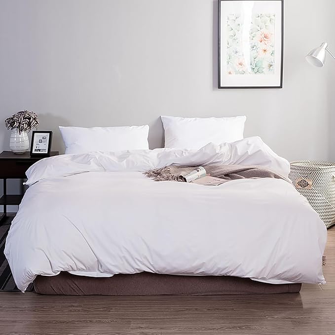 KAREVER White Fluffy Comforter Full Size Women Soft Bedding Set Men Durable 3 Pieces White Blanket Set 1 Full Comforter (80x90 inches) 2 Pillowcases (20x26 inches)