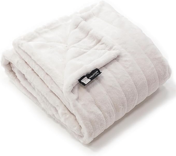 Minky Designs Polar Bear Minky Blanket – Ultra Soft Faux Fur Throw Blanket for Couch, Bed & Home – Fluffy, Warm & Luxurious – Posh Collection (Large, 60x72)