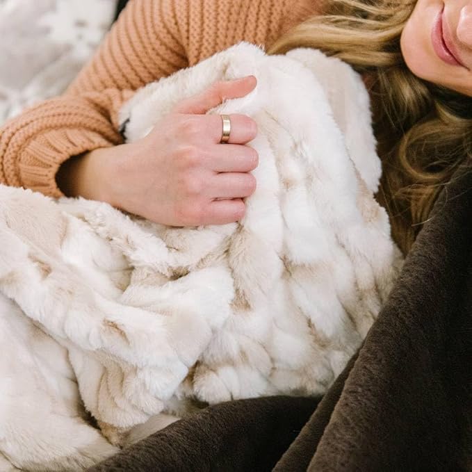 Minky Designs Crème Brulee Minky Blanket – Ultra Soft Faux Fur Throw Blanket for Couch, Bed & Home – Fluffy, Warm & Luxurious – Posh Collection (Large, 60x72)