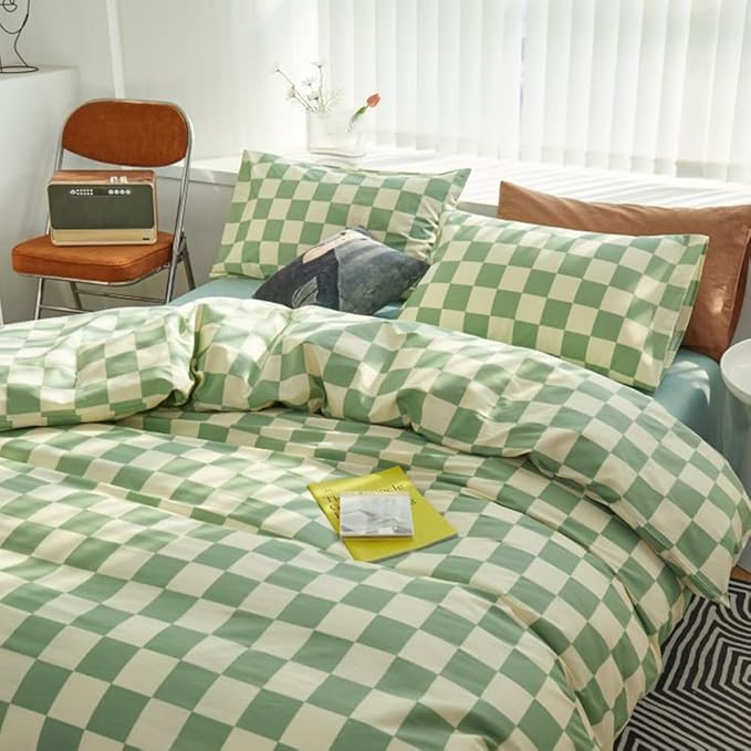 CLOTHKNOW Green White Plaid King Size Comforter Set Grid Bedding Comforter Sets All Season Checkerboard Comforter with 2 x Pillow Cases