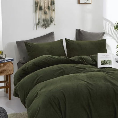 CLOTHKNOW Army Green Velvet Full Size Comforter Set 3Pcs Dark Green Bedding Comforter Sets Cozy Fluffy Green Comforter Hunter Green Comforter Sets Full
