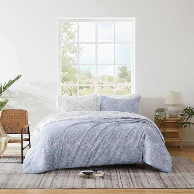 Southshore Fine Living, Inc. King Size Comforter Set, Floral Comforter with Matching Pillow Shams, Reversible Bedding Sets, California King Hawaiian Comforter, Winter Brush Blue/White