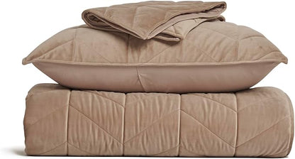 EVERGRACE 3 Pieces Luxurious Velvet King Quilts, Ultra Soft Lightweight Velvet Comforter Set, Matelasse Oversized Diamond Bedspread Coverlet for All Season with 2 Shams, Khaki Tan, 108"x96"