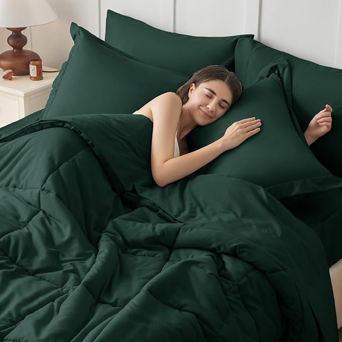 JOLLYVOGUE Twin Comforter Set, Ultra-Soft Bed in a Bag Twin Size 5 Pieces, Oeko-TEX Certified Bedding Set with Down Alternative Comforter, Sheets, Pillowcases & Shams, Emerald Green