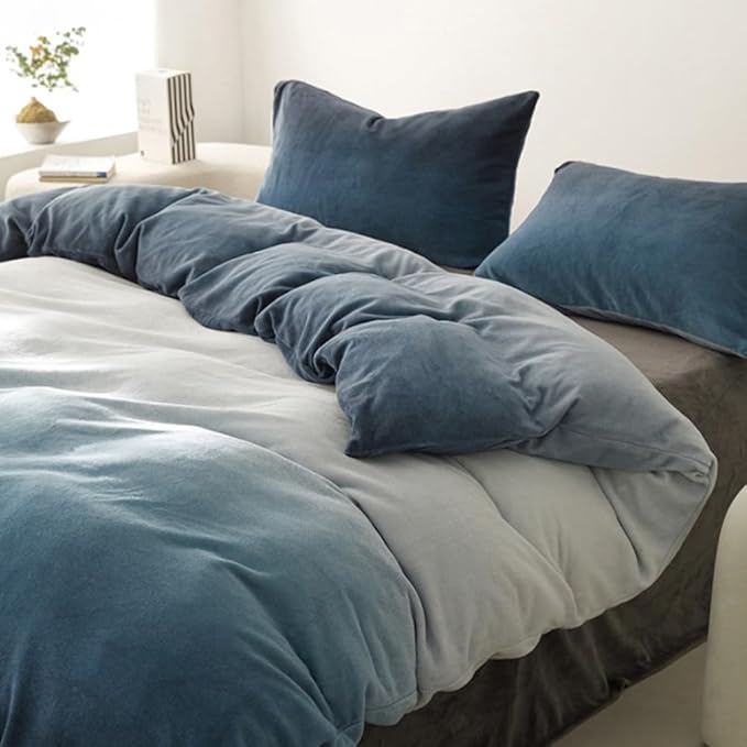 CLOTHKNOW Blue White Fluffy California King Comforter Set Velvet Bedding Comforter Sets Soft Blue Comforter with 2 x Pillow Cases
