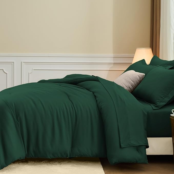 FUANNA Queen Comforter Set Emerald Green, 7 Pieces Soft Bedding Sets Queen Size, All Season Lightweight Bed in a Bag with Comforter, Flat Sheet, Fitted Sheet, Pillowcases & Shams