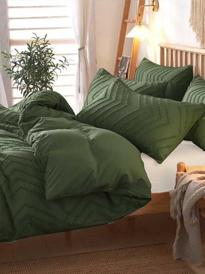 Nanko King Size Comforter Set Dark Green Tufted Boho Soft Shabby Chic Reversible Down Alternative Microfiber Bedding Set, All Season Duvet Bohemia Bed Set Women Men 104 x90 3pcs, Forest Green Jacquard